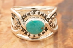 Sterling Silver Kingman Turquoise Navajo Ring
